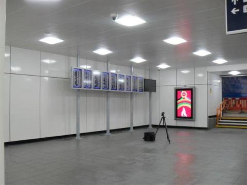 CLAPHAM JUNCTION STATION - TICKET HALL REFURBISHMENT