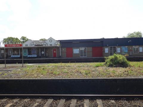 WALTON ON THAMES RAILWAY STATION